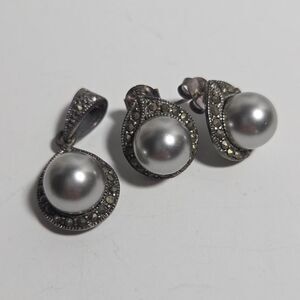 Vintage Sterling Silver 925 Marcasite and Gray Pearl Stud Earrings & Pendant Set